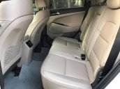 Bán Hyundai Tucson 2.0 ATH đời 2015, màu trắng, nhập khẩu, odo 42.000km