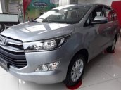 Bán xe Toyota Innova E năm sản xuất 2019, màu bạc, giá 731tr