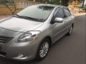 Bán Toyota Vios đời 2011, màu bạc số sàn, máy êm