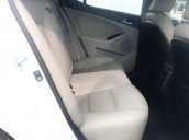 Bán lại xe Kia K5 2.0 AT năm sản xuất 2014, màu trắng, giá 738tr