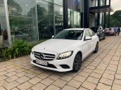 Bán xe Mercedes C200 Facelift màu trắng 2019, chính hãng giá tốt, trả trước 450 triệu nhận xe ngay