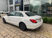 Bán xe Mercedes C200 Facelift màu trắng 2019, chính hãng giá tốt, trả trước 450 triệu nhận xe ngay