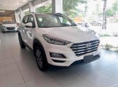 Bán Hyundai Tucson tiêu chuẩn trắng giao ngay - Tặng bộ PK cao cấp, hỗ trợ vay trả góp. LH: 0977 139 312