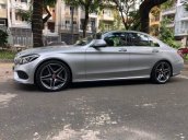 Bán xe Mercedes C300 AMG năm 2015, màu bạc, đang sử dụng rất kỹ không tai nạn không thủy kích