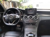 Bán xe Mercedes C300 AMG năm 2015, màu bạc, đang sử dụng rất kỹ không tai nạn không thủy kích