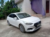 Cần bán xe Hyundai Accent đời 2018, màu trắng ít sử dụng