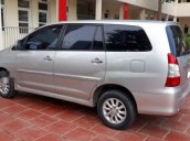 Cần bán gấp Toyota Innova E đời 2013, màu bạc còn mới, 470tr