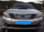 Bán Toyota Fortuner 2016, màu bạc, xe đẹp, đi được 100.000km