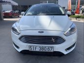 Cần bán lại xe Ford Focus Titanium Ecoboost năm sản xuất 2017, màu trắng, xe bao không ngập nước