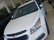 Cần bán Chevrolet Cruze LT 1.6MT 2017, màu trắng, giá 425tr