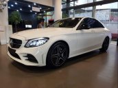 Bán xe Mercedes C300 sản xuất 2019, màu trắng