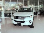 Bán ô tô Toyota Fortuner 2.4L 2019, màu trắng, xe có sẵn giao ngay