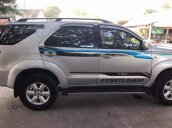 Cần bán lại xe Toyota Fortuner MT đời 2011, màu bạc, xe sạch đẹp