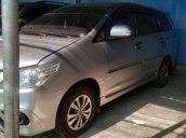 Bán Toyota Innova 2.0 MT sản xuất năm 2015, màu bạc  