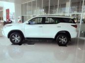 Bán ô tô Toyota Fortuner 2.4L 2019, màu trắng, xe có sẵn giao ngay