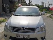 Cần bán xe Toyota Innova MT sản xuất 2013, giấy tờ đầy đủ, máy móc êm, hơi xước nhẹ