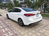 Bán xe Kia Cerato Signature 2.0 AT 2017, màu trắng chính chủ