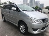 Bán Toyota Innova 2.0E năm sản xuất 2013, màu bạc, xe gia đình