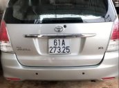 Bán gấp Toyota Innova đời 2010, màu bạc
