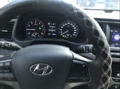 Cần bán xe Hyundai Elantra AT năm 2016, màu trắng như mới, 533 triệu