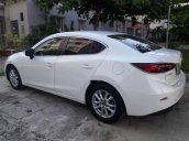 Cần bán gấp Mazda 3 đời 2015, màu trắng, giá 550tr