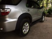 Bán Toyota Fortuner đời 2010, màu bạc