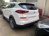 Cần bán Hyundai Tucson đời 2019, màu trắng giá cạnh tranh