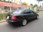 Bán xe cũ Mercedes E200 năm 2009, màu đen