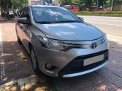 Bán Toyota Vios 2017 số sàn, màu bạc, gia đình đi kỹ