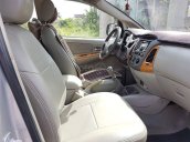 Cần bán xe Toyota Innova 2011, số sàn, màu bạc