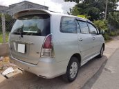 Cần bán xe Toyota Innova 2011, số sàn, màu bạc