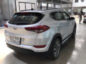 Bán Hyundai Tucson 2.0AT bản đặc biệt màu bạc, số tự động, sản xuất cuối 2017, biển Sài Gòn 1 chủ