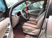 Bán xe Toyota Innova E sản xuất năm 2016, màu bạc số sàn