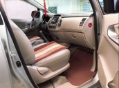 Bán xe Toyota Innova E sản xuất năm 2016, màu bạc số sàn