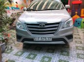 Bán xe Toyota Innova E sản xuất năm 2016, màu bạc số sàn