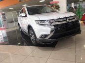 Cần bán xe Mitsubishi Outlander năm 2019, màu trắng, 808 triệu