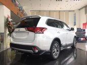 Cần bán xe Mitsubishi Outlander năm 2019, màu trắng, 808 triệu