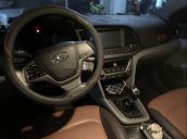 Cần bán Hyundai Elantra sản xuất năm 2017, màu trắng, nhập khẩu, giá chỉ 490 triệu