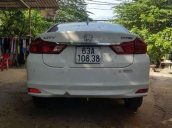 Cần bán Honda City đời 2016, màu trắng xe gia đình