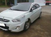 Cần bán gấp xe cũ Hyundai Accent 1.4AT 2011, màu trắng