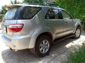 Bán xe Toyota Fortuner năm 2011, màu bạc số tự động