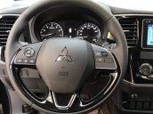 Bán Mitsubishi Outlander 2.0AT đời 2018, màu đen, xe như mới