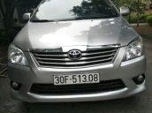 Bán Toyota Innova 2.0G đời 2014, màu bạc, chính chủ