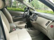 Bán Toyota Innova 2.0G đời 2014, màu bạc, chính chủ