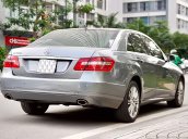 Cần bán xe Mercedes E300 sản xuất 2010, màu bạc