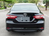 Bán Toyota Camry 2019, màu trắng, nhập khẩu