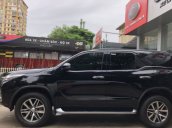 Cần bán Toyota Fortuner 2.8 AT sản xuất năm 2019, màu đen  