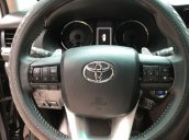 Cần bán Toyota Fortuner 2.8 AT sản xuất năm 2019, màu đen  