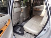 Cần bán Toyota Innova 2010 màu bạc số tự động