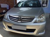 Cần bán Toyota Innova 2010 màu bạc số tự động